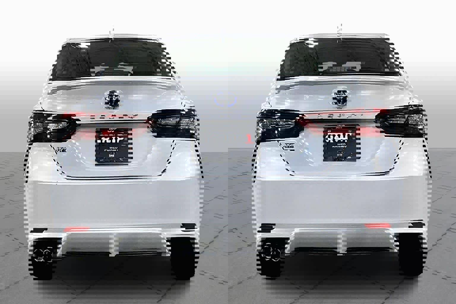 Used 2022 Toyota Camry XSE w/ Navigation Upgrade Package image 5