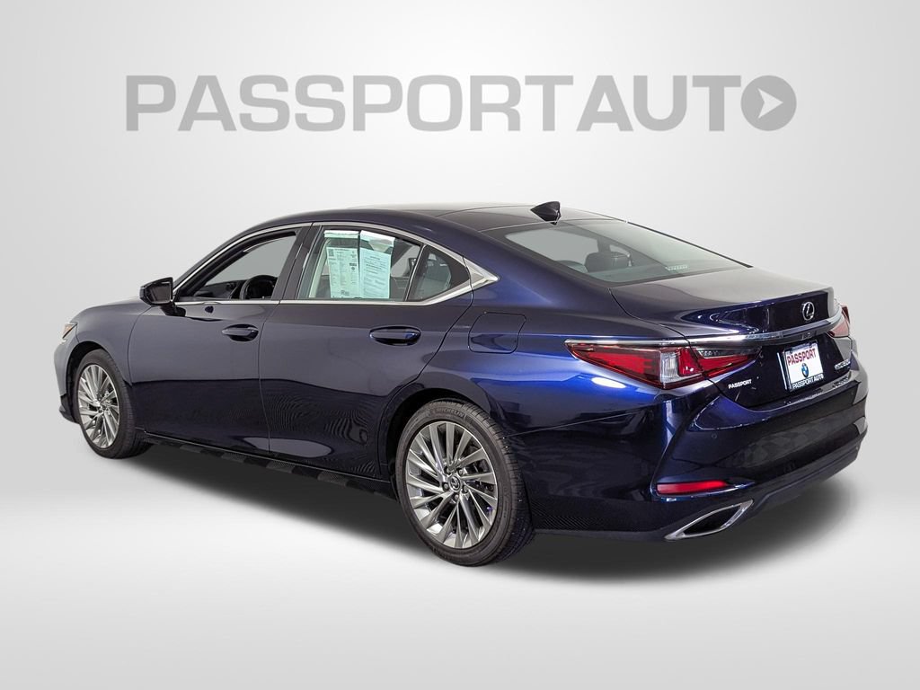 Used 2019 Lexus ES 350 Ultra Luxury w/ Accessory Package FWD image 3