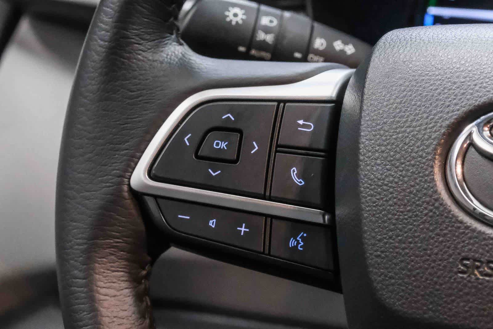 Used 2021 Toyota Sienna XLE FWD image 19