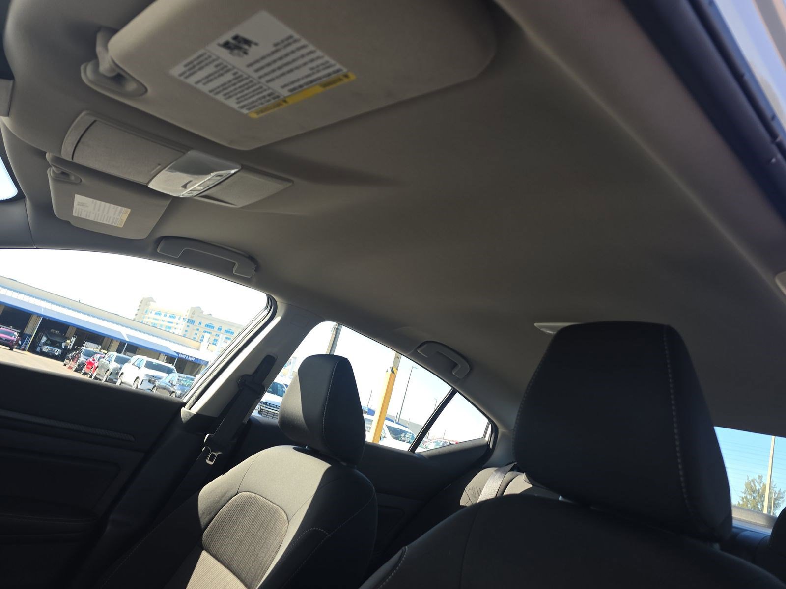 Used 2025 Nissan Altima 2.5 SV image 16