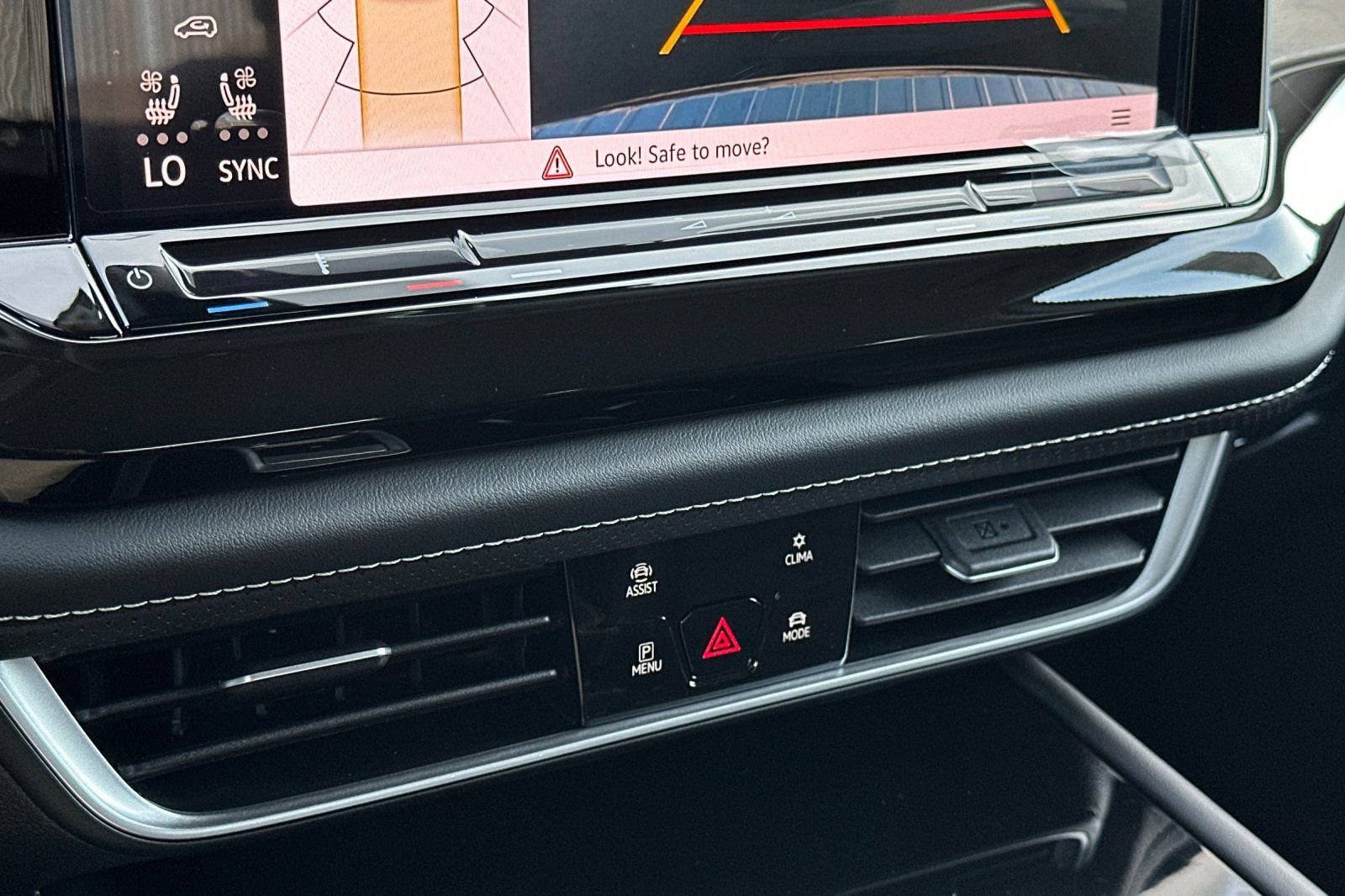 New 2026 Volkswagen Atlas SE image 19