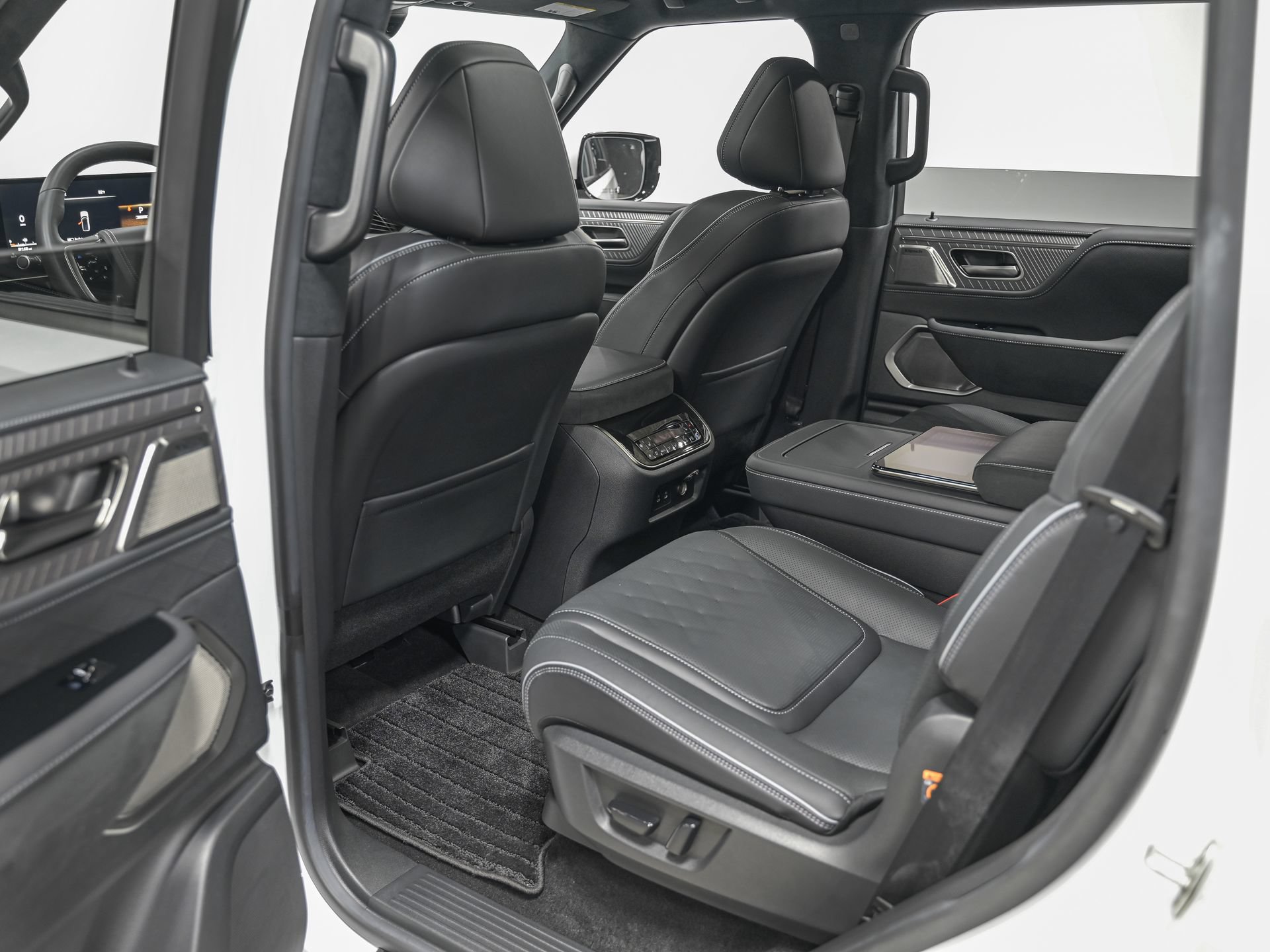Used 2026 INFINITI QX80 Autograph w/ Premium Cargo Package AWD/4WD image 27