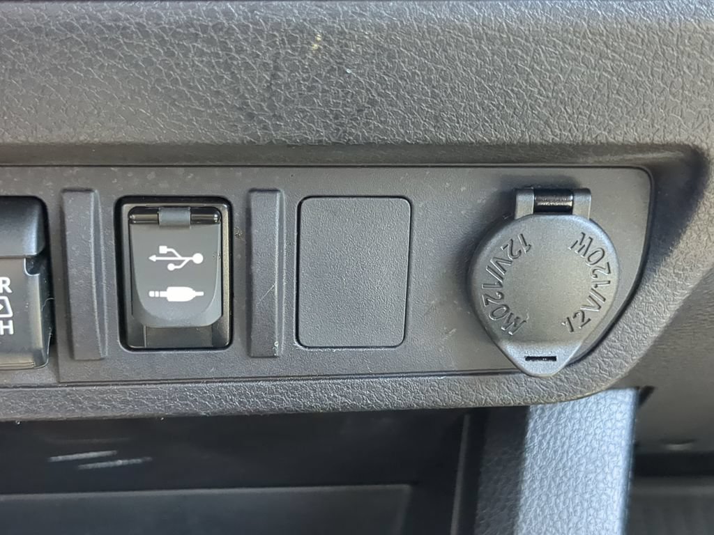 Used 2019 Toyota Tacoma SR5 RWD image 23