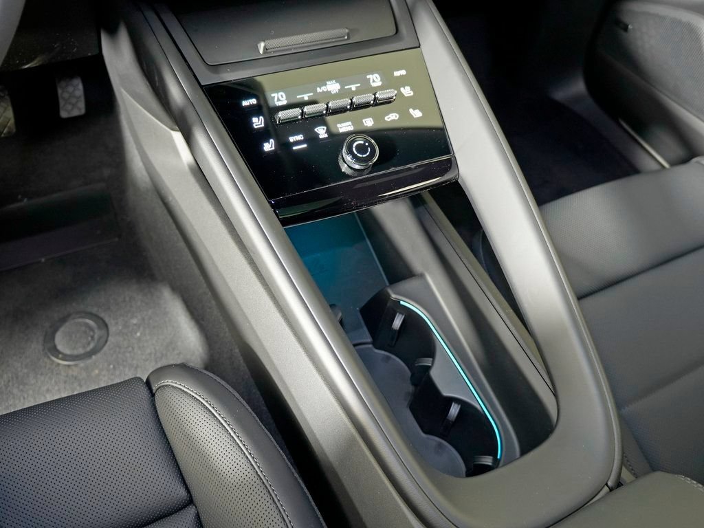 Certified 2026 Porsche Macan 4 Electric AWD/4WD image 31