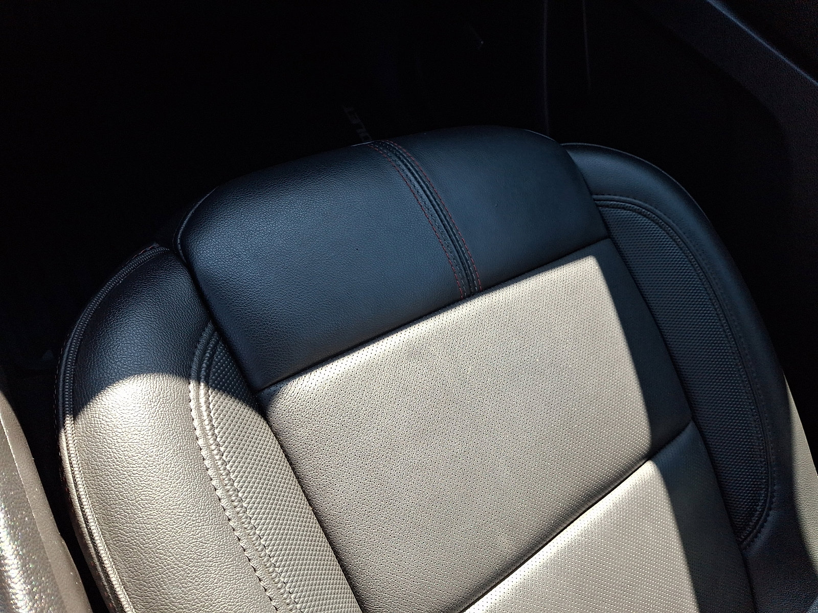 Used 2022 Chevrolet Traverse RS image 26