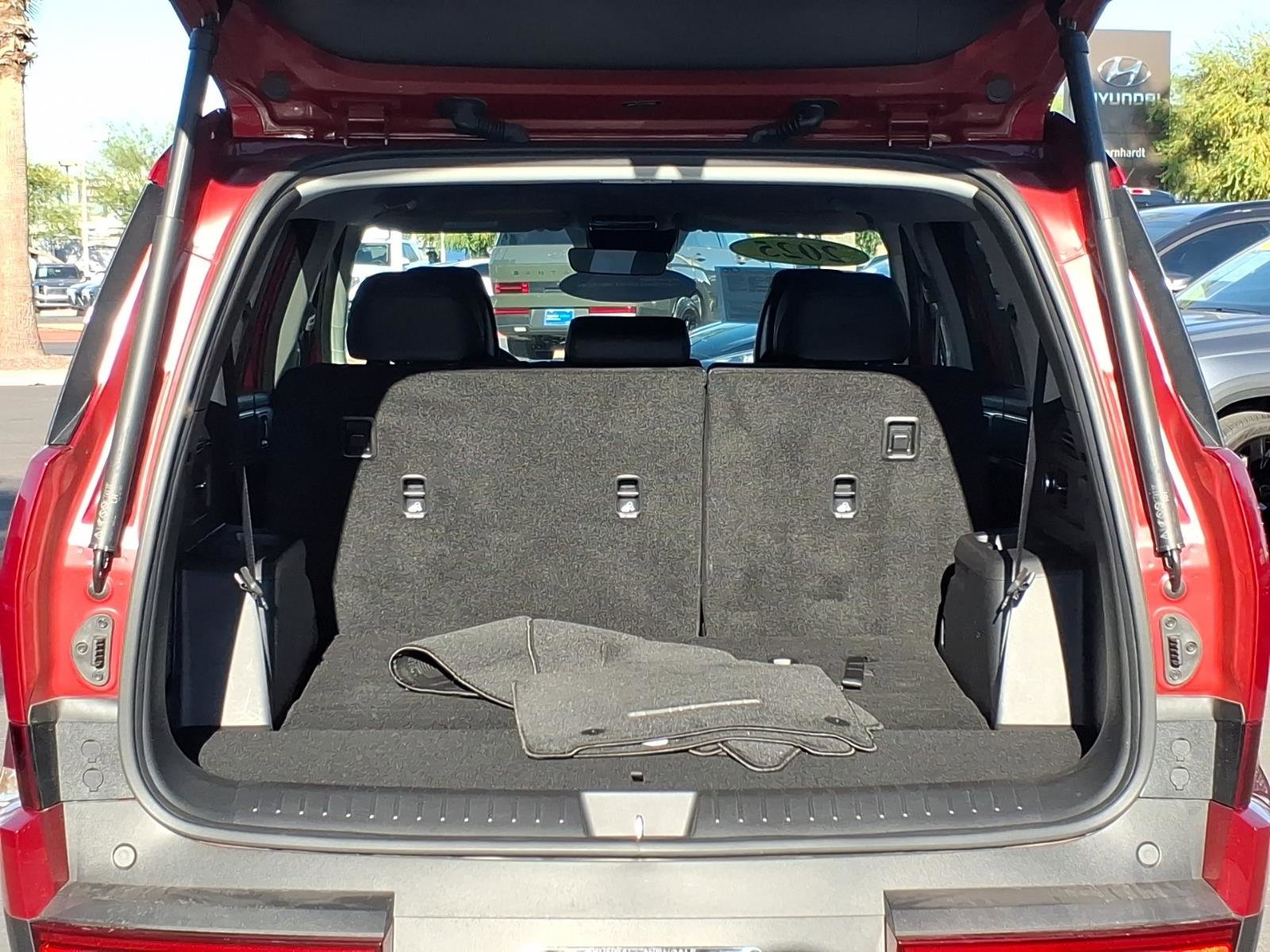 Certified 2025 Hyundai Santa Fe SEL image 9