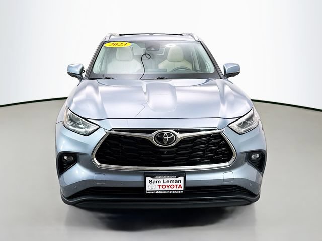 Used 2023 Toyota Highlander Limited AWD/4WD image 2