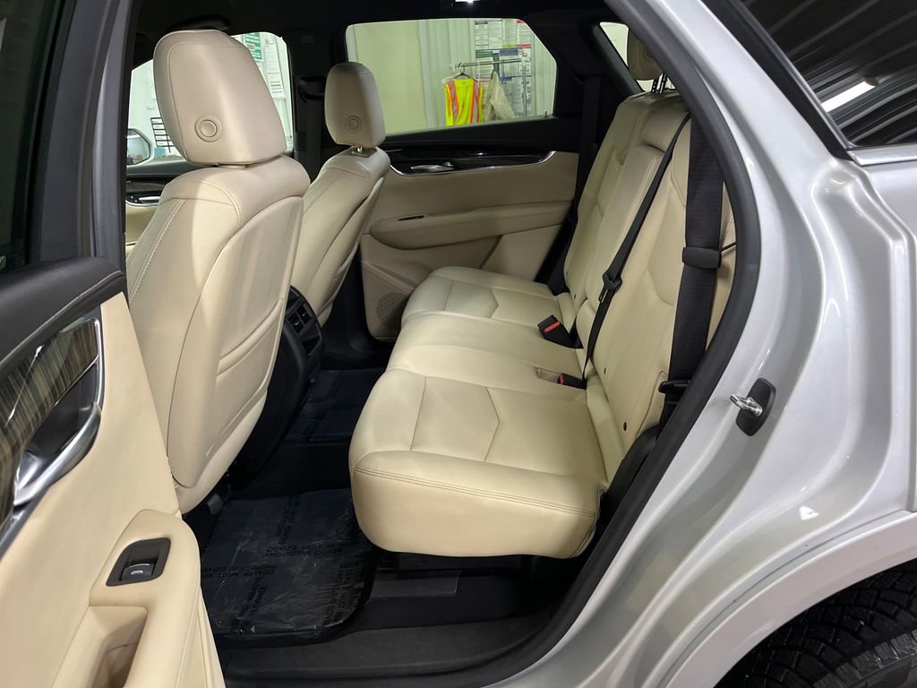 Used 2017 Cadillac XT5 FWD image 14