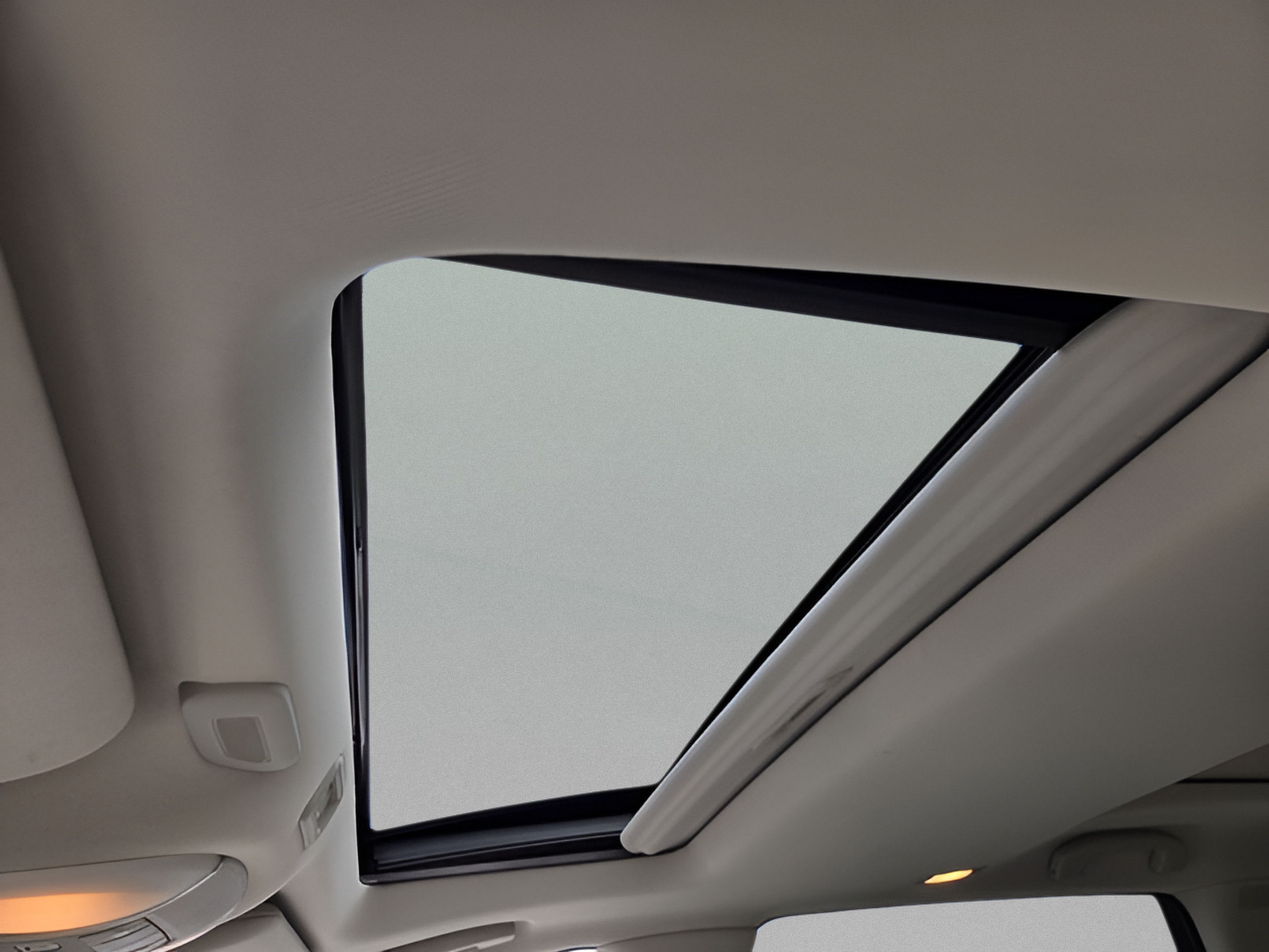 Used 2020 INFINITI QX60 Luxe w/ Sensory Package FWD image 16