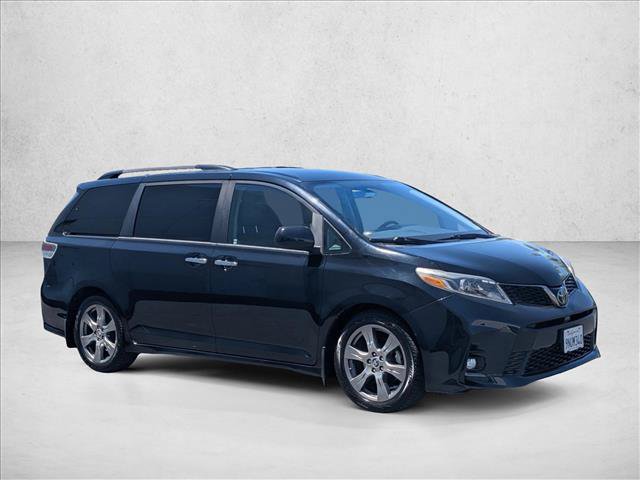 Used 2018 Toyota Sienna SE w/ Carpet Mat Package FWD image 3