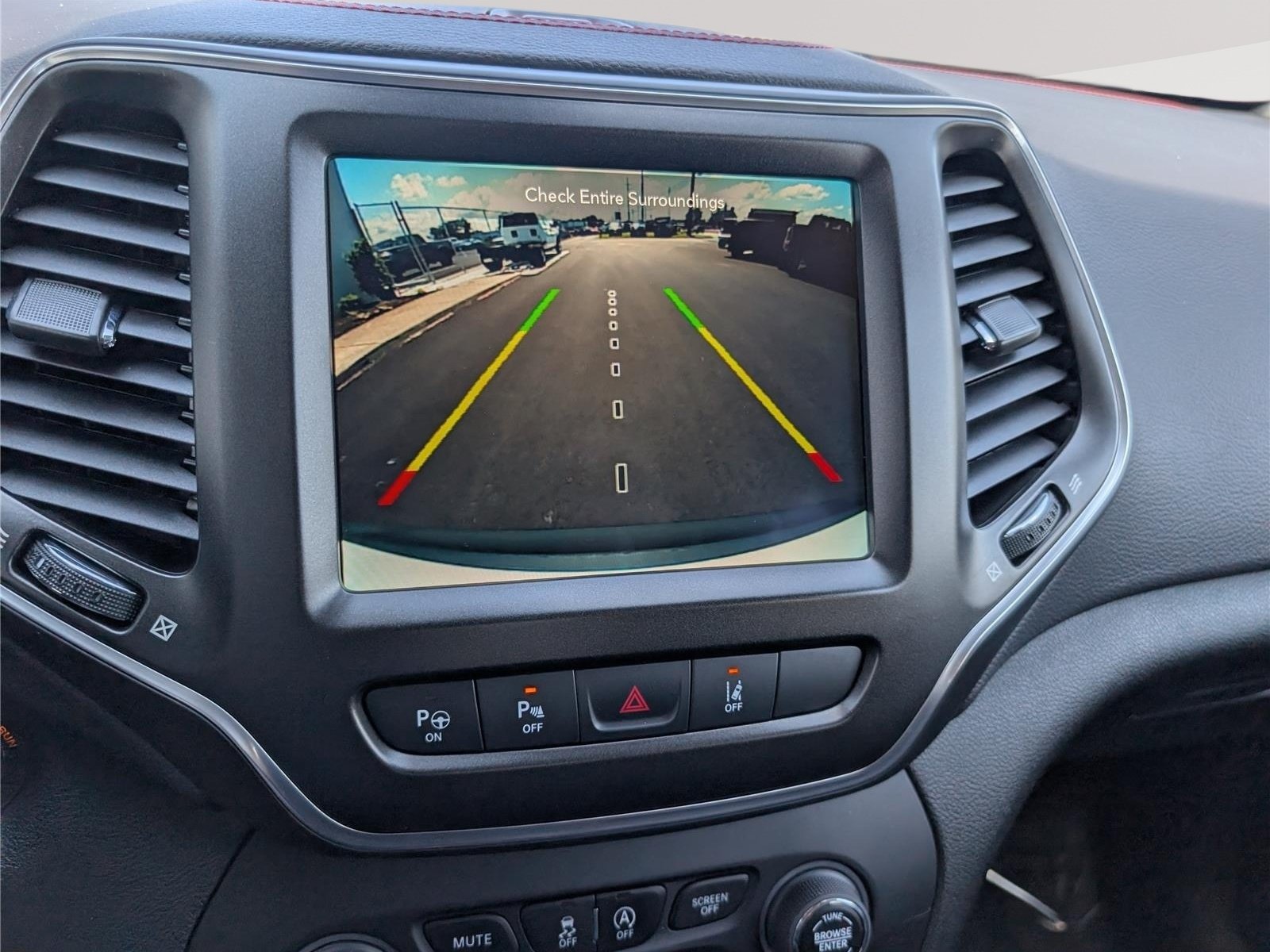 Used 2023 Jeep Cherokee Trailhawk w/ Sun & Sound Group AWD/4WD image 30