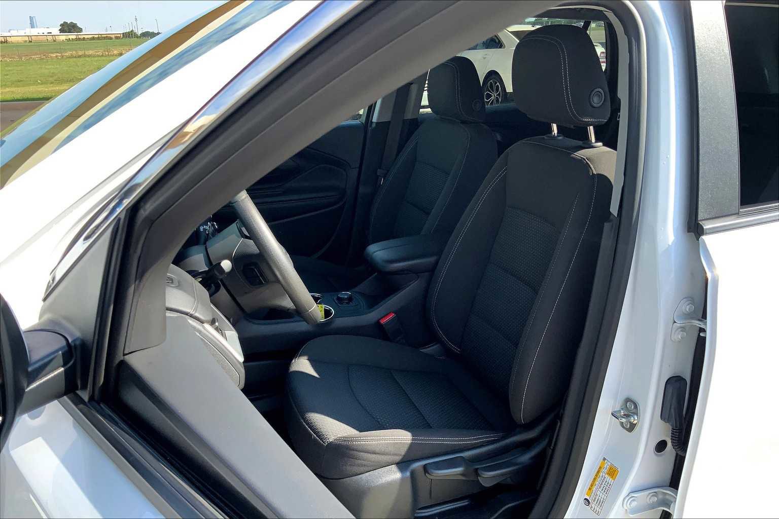 Used 2024 GMC Terrain SLE image 7