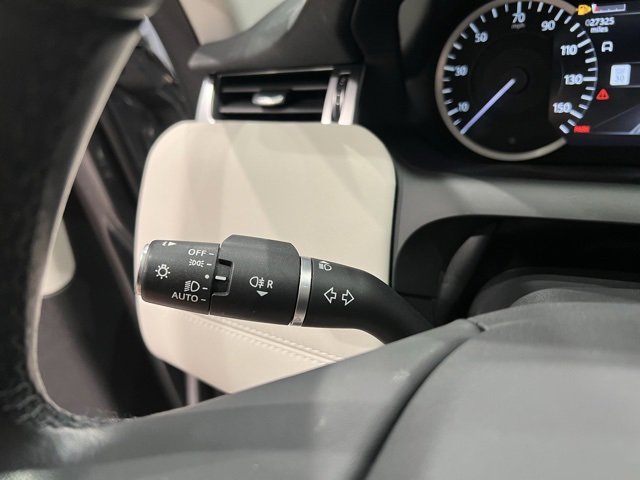 Used 2023 Land Rover Discovery Sport SE image 35