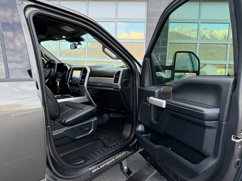 Used 2020 Ford F350 Lariat image 18