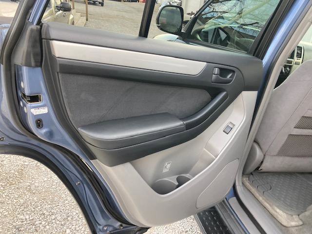Used 2003 Toyota 4Runner SR5 AWD/4WD image 19
