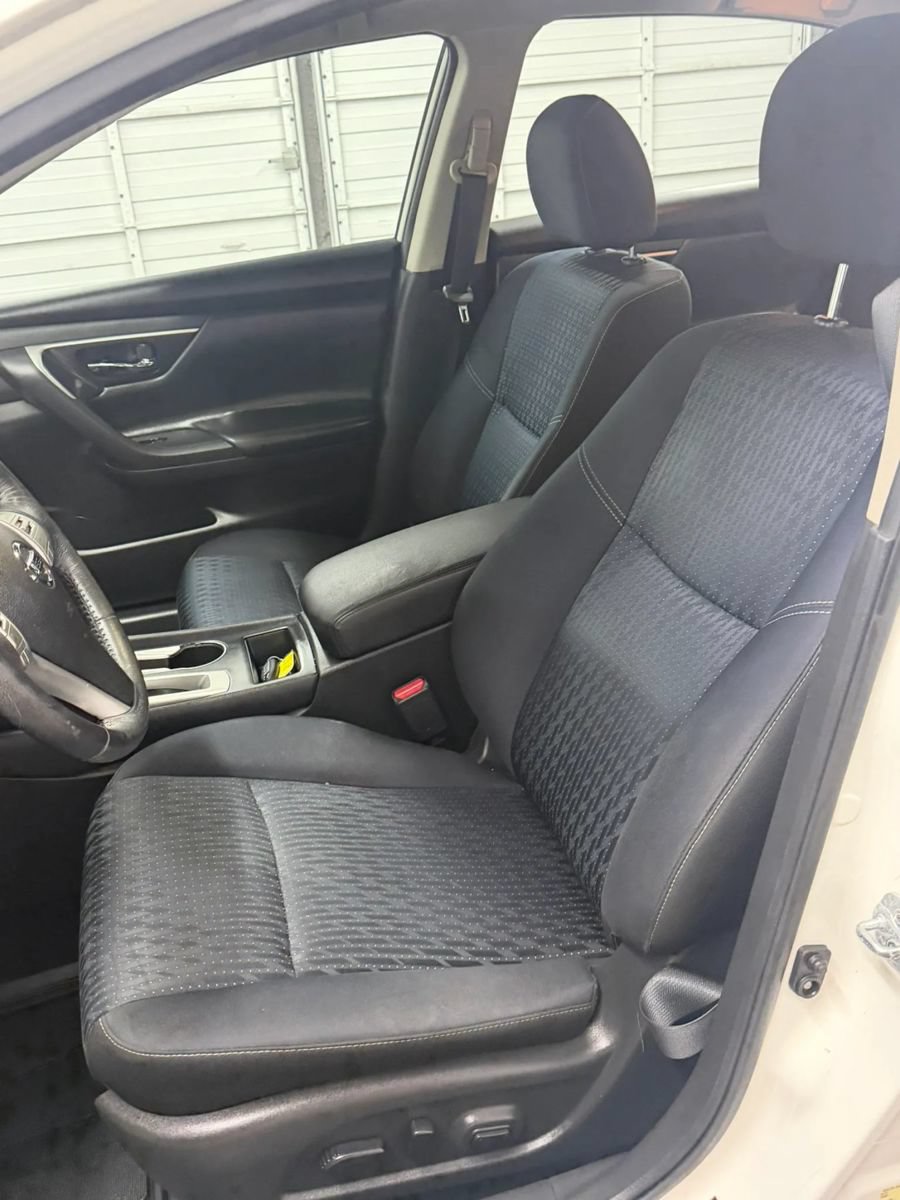 Used 2016 Nissan Altima 2.5 SV w/ Convenience Package FWD image 10