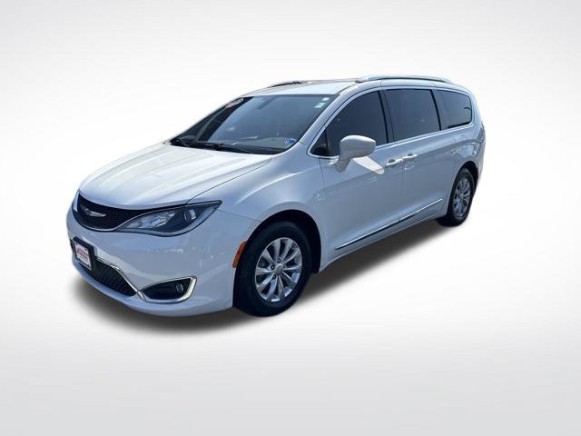 Used 2019 Chrysler Pacifica Touring-L FWD image 3