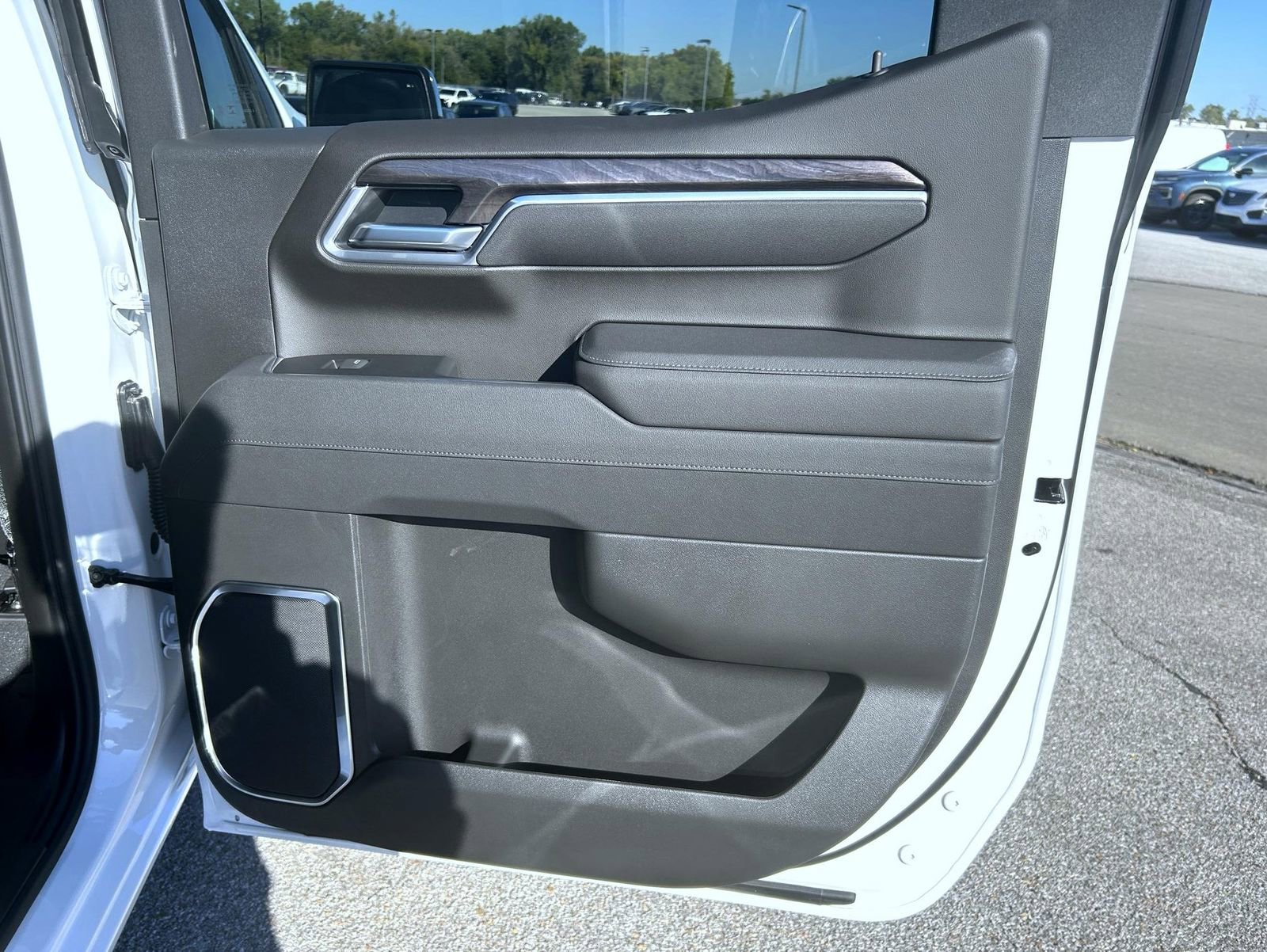 New 2026 Chevrolet Silverado 1500 LTZ w/ LTZ Premium Package image 18