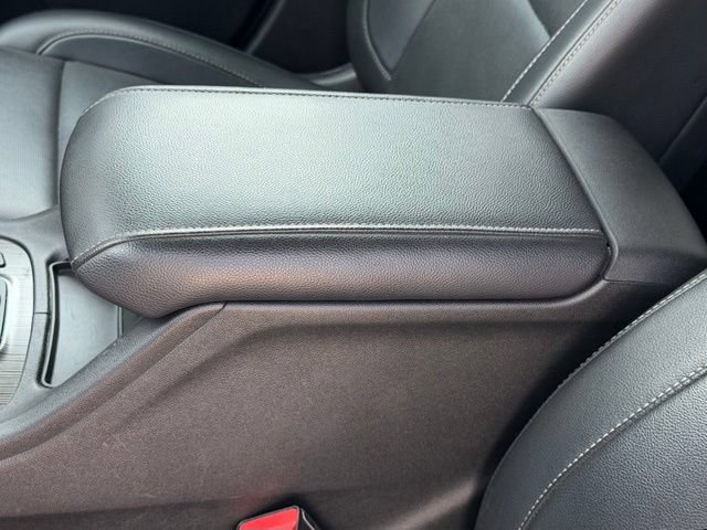 Used 2023 GMC Acadia SLT FWD image 34
