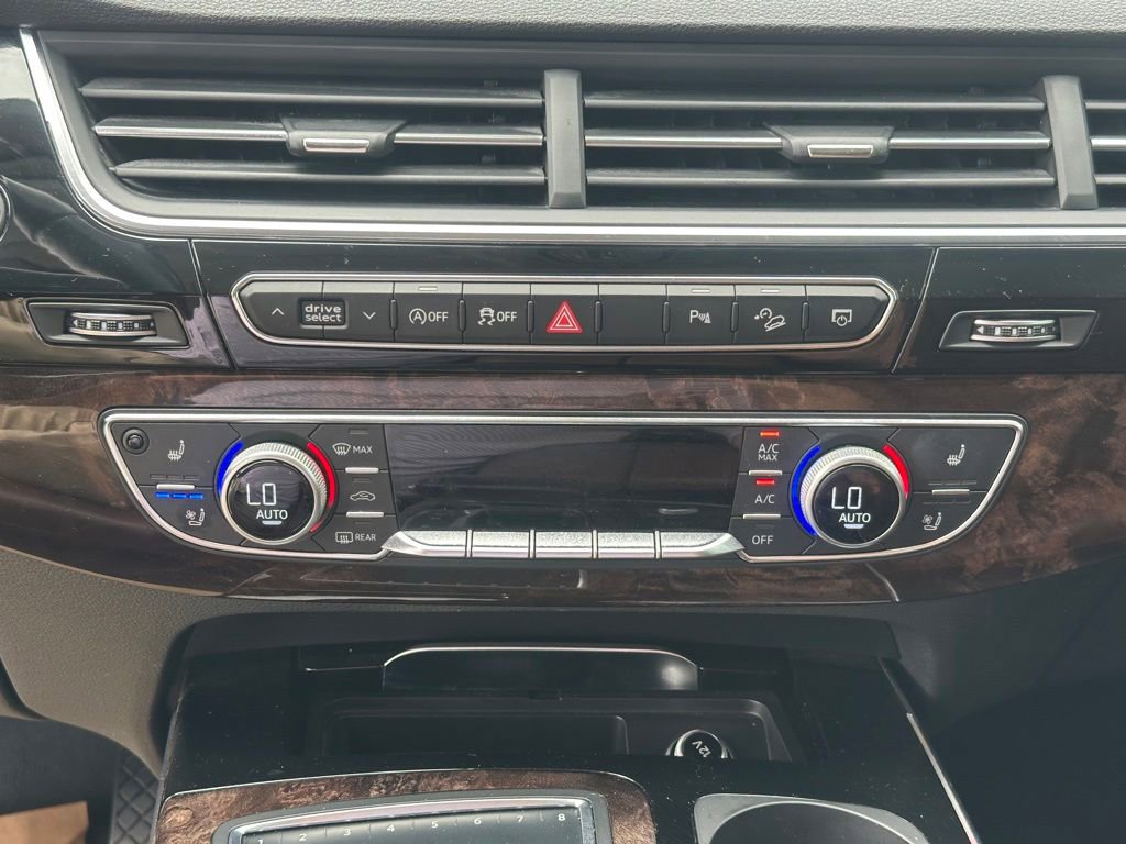 Used 2018 Audi Q7 3.0T Prestige w/ Prestige Package AWD/4WD image 19