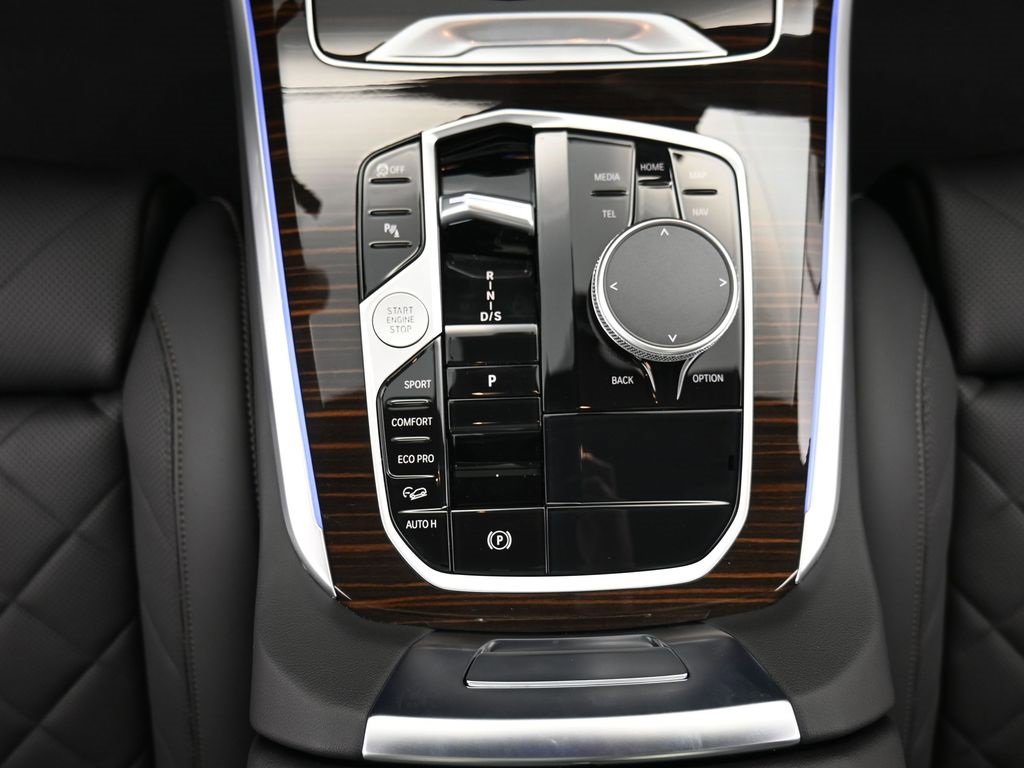 Used 2026 BMW X5 xDrive40i w/ M Sport Package image 15