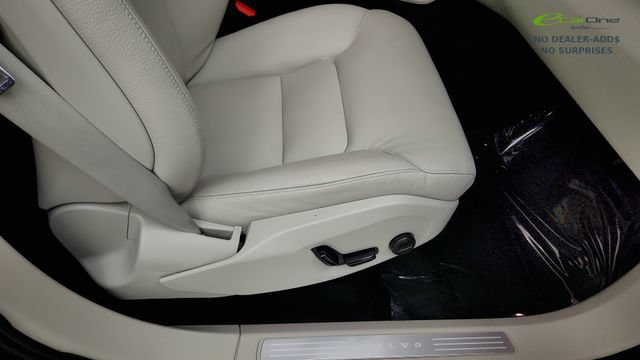 Used 2024 Volvo XC90 B5 Core AWD/4WD image 37