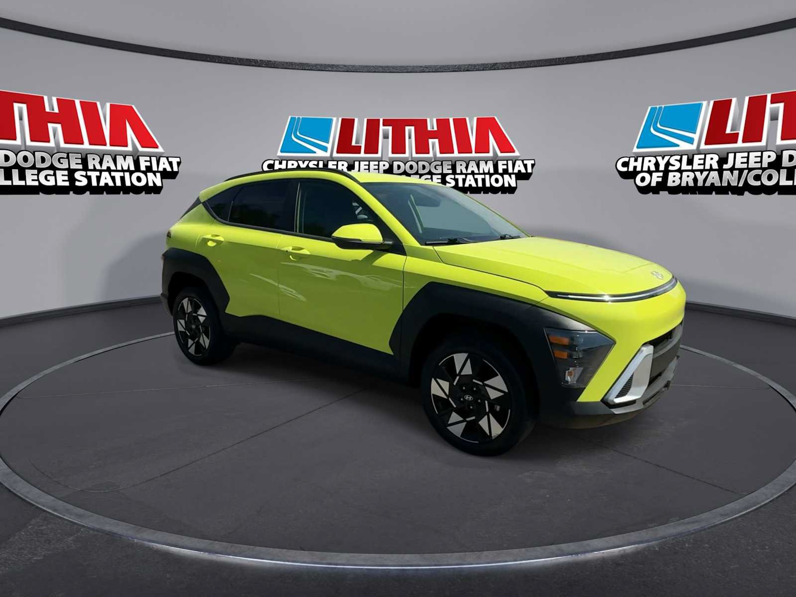 Used 2025 Hyundai Kona SEL AWD/4WD image 2