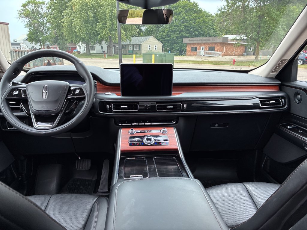 Used 2024 Lincoln Aviator Reserve w/ Jet Package AWD/4WD image 13