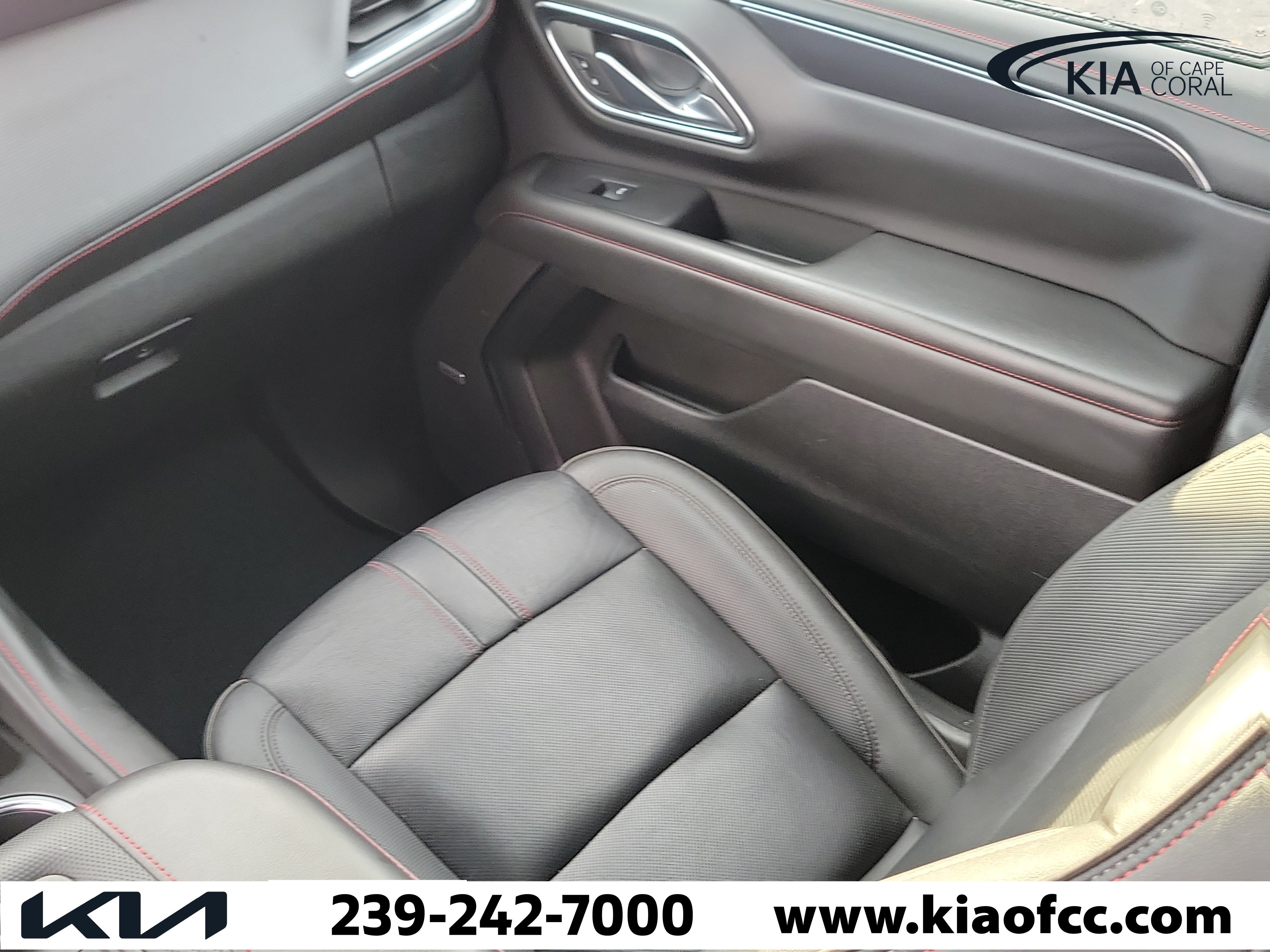 Used 2024 Chevrolet Suburban RST RWD image 19
