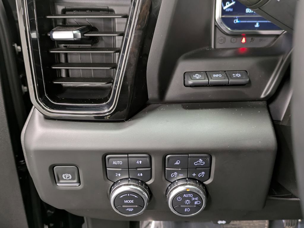 Used 2025 GMC Sierra 1500 AT4 w/ Technology Package AWD/4WD image 21