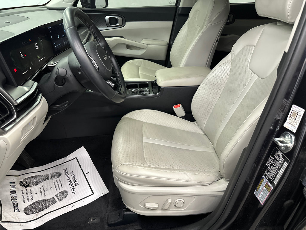 Used 2025 Kia Sorento EX FWD image 9