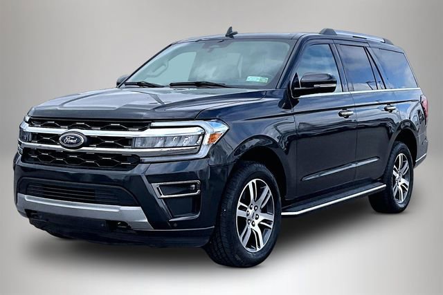Used 2022 Ford Expedition Limited AWD/4WD image 2
