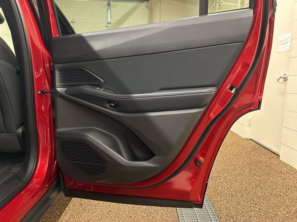 New 2026 Jeep Cherokee Laredo image 15