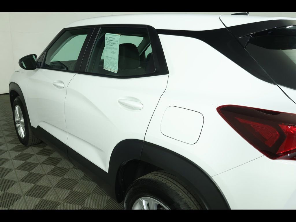 Used 2023 Chevrolet TrailBlazer LS AWD/4WD image 15