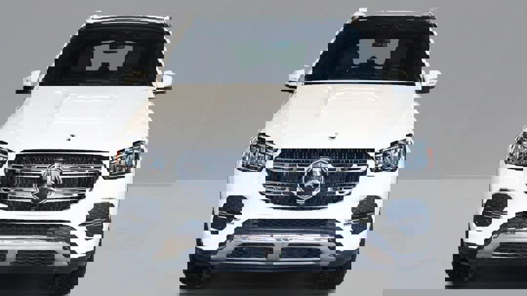 Used 2024 Mercedes-Benz GLE 350 4MATIC w/ Driver Assistance Package image 2