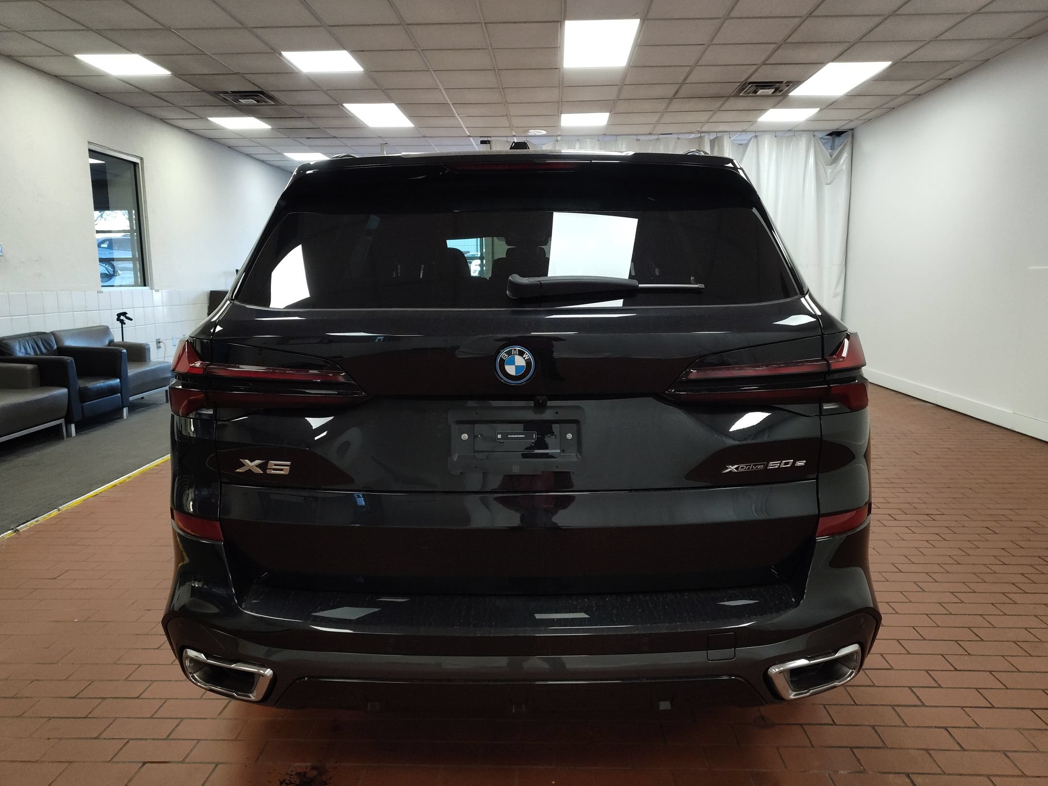 Used 2026 BMW X5 xDrive50e w/ M Sport Package AWD/4WD image 9