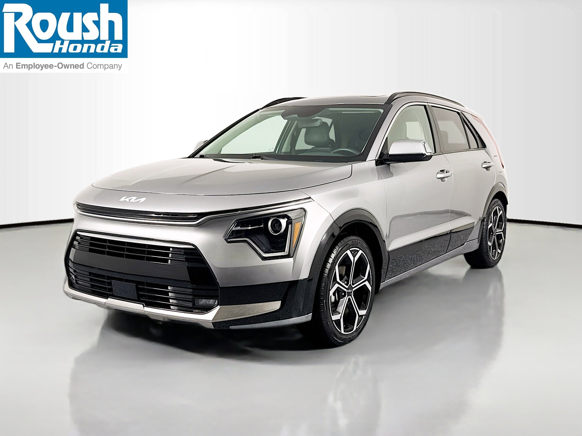 Used 2023 Kia Niro EX Touring image 1