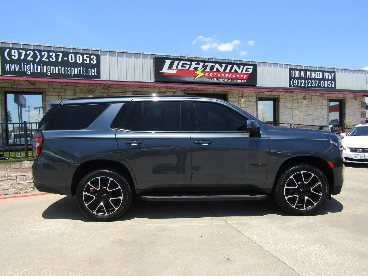 Used 2021 Chevrolet Tahoe RST w/ Luxury Package AWD/4WD image 5