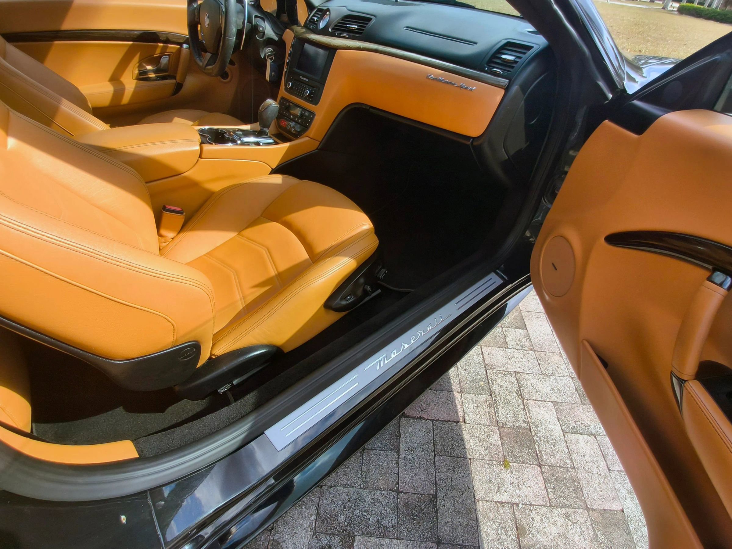 Used 2016 Maserati GranTurismo Sport image 32