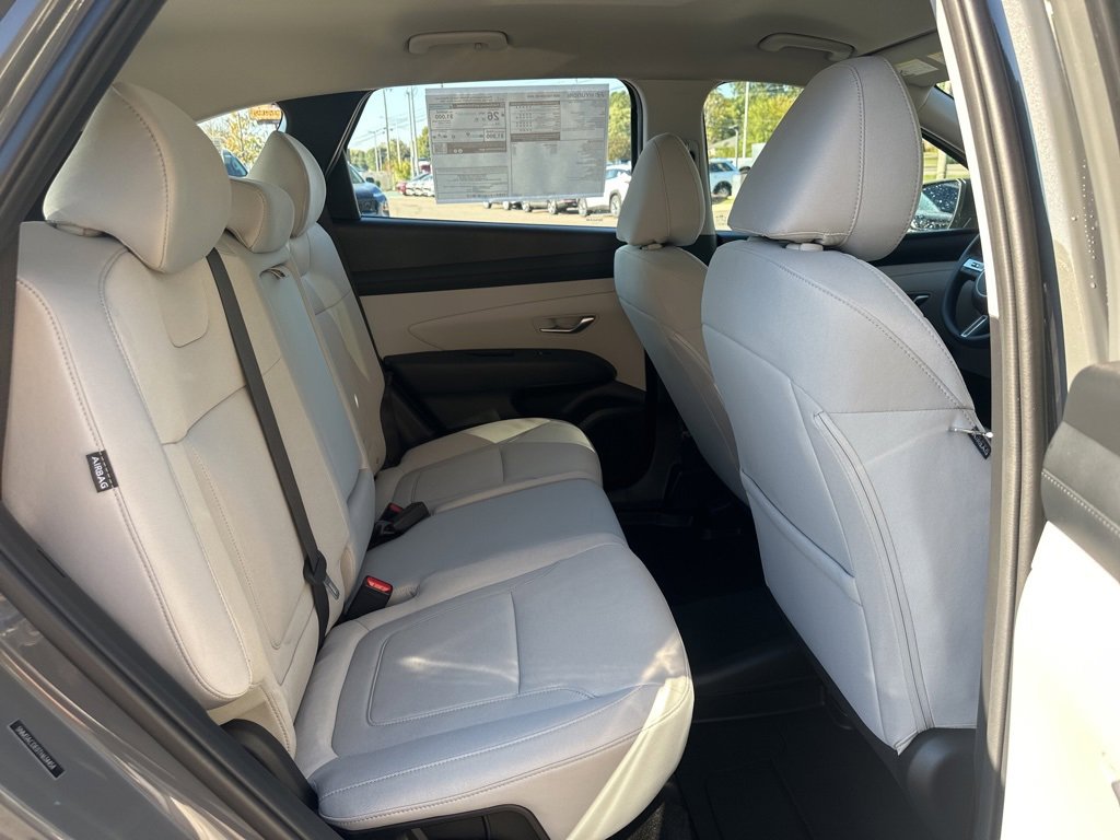 New 2026 Hyundai Tucson SE image 13