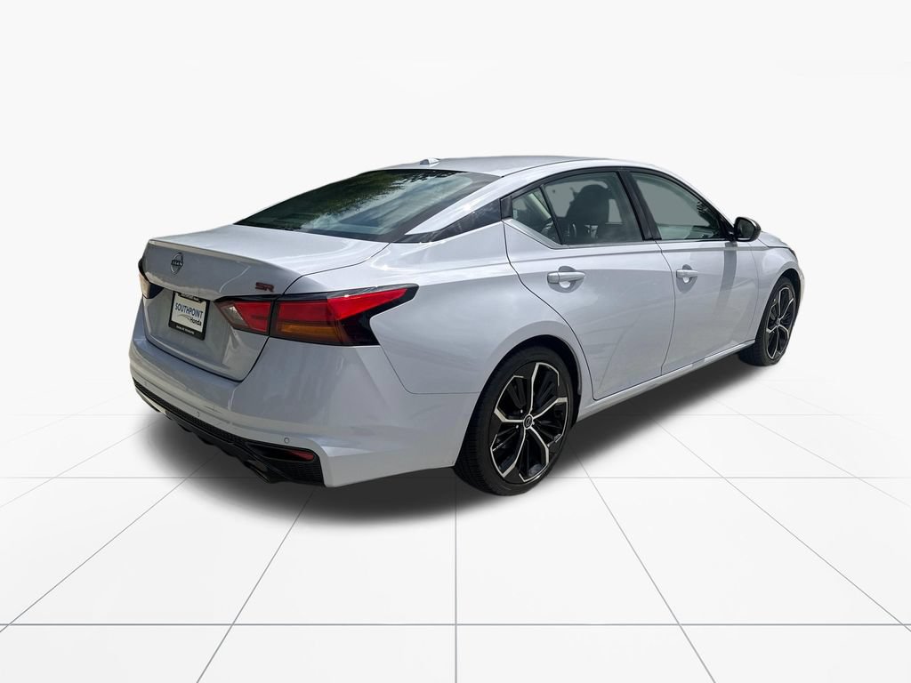 Used 2025 Nissan Altima 2.5 SR FWD image 8