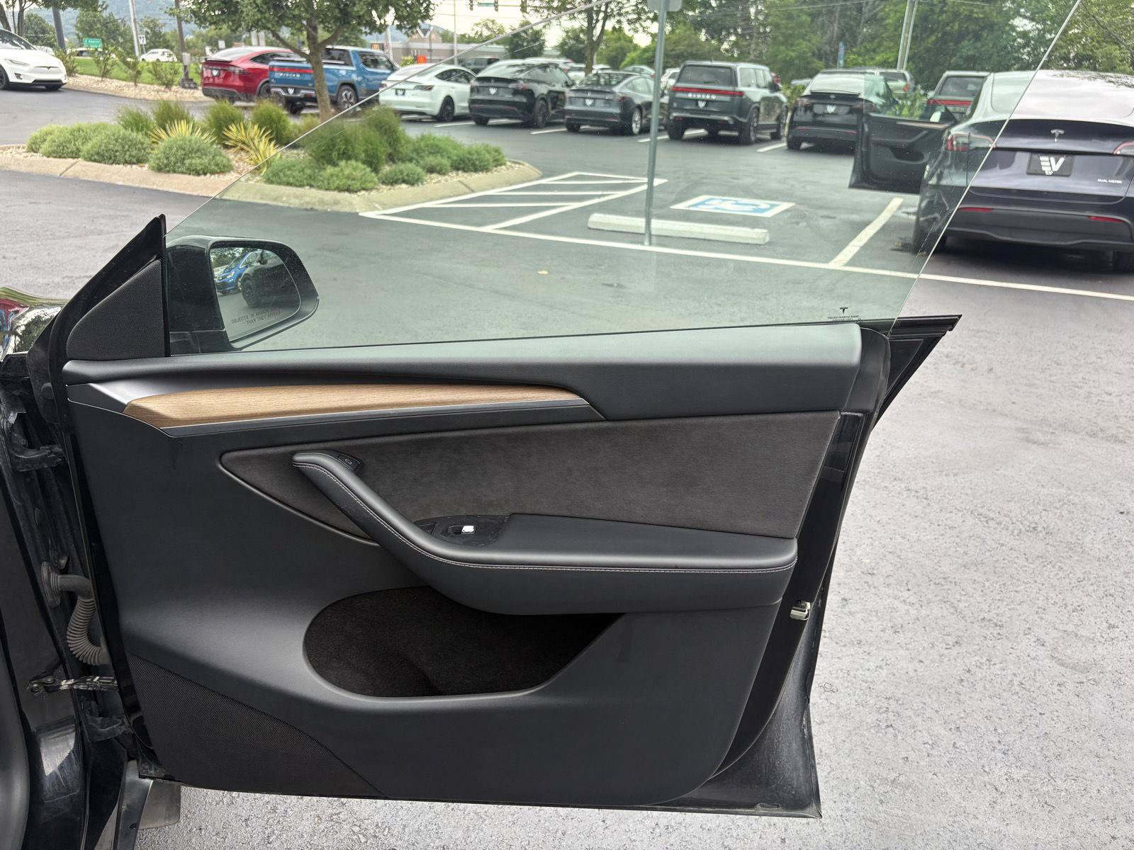 Used 2023 Tesla Model Y Long Range AWD/4WD image 16