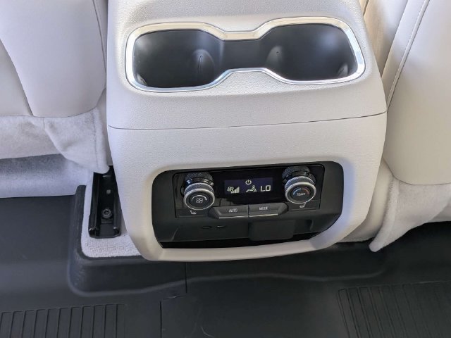 New 2027 Buick Enclave Avenir w/ LPO, Floor Liner Package AWD/4WD image 15