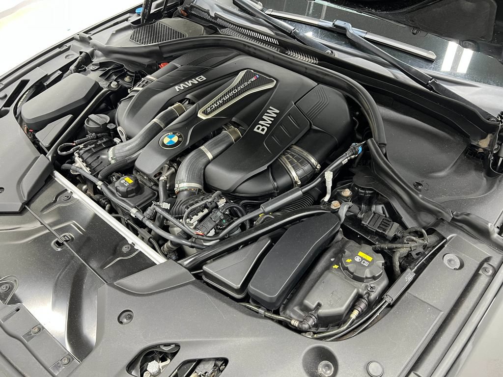 Used 2018 BMW M550i xDrive AWD/4WD image 30