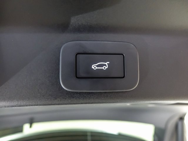 Used 2025 Jaguar F-PACE R-Dynamic S image 28