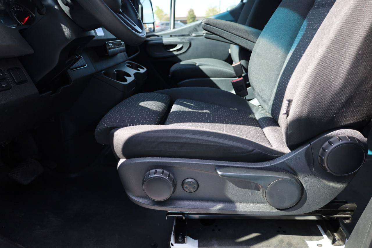 Used 2024 Mercedes-Benz Sprinter 2500 image 6