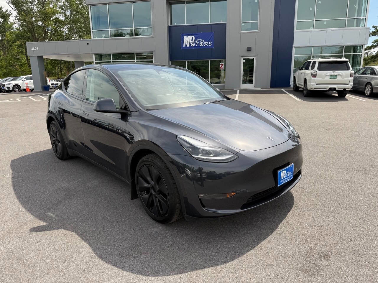 Used 2025 Tesla Model Y Long Range image 2
