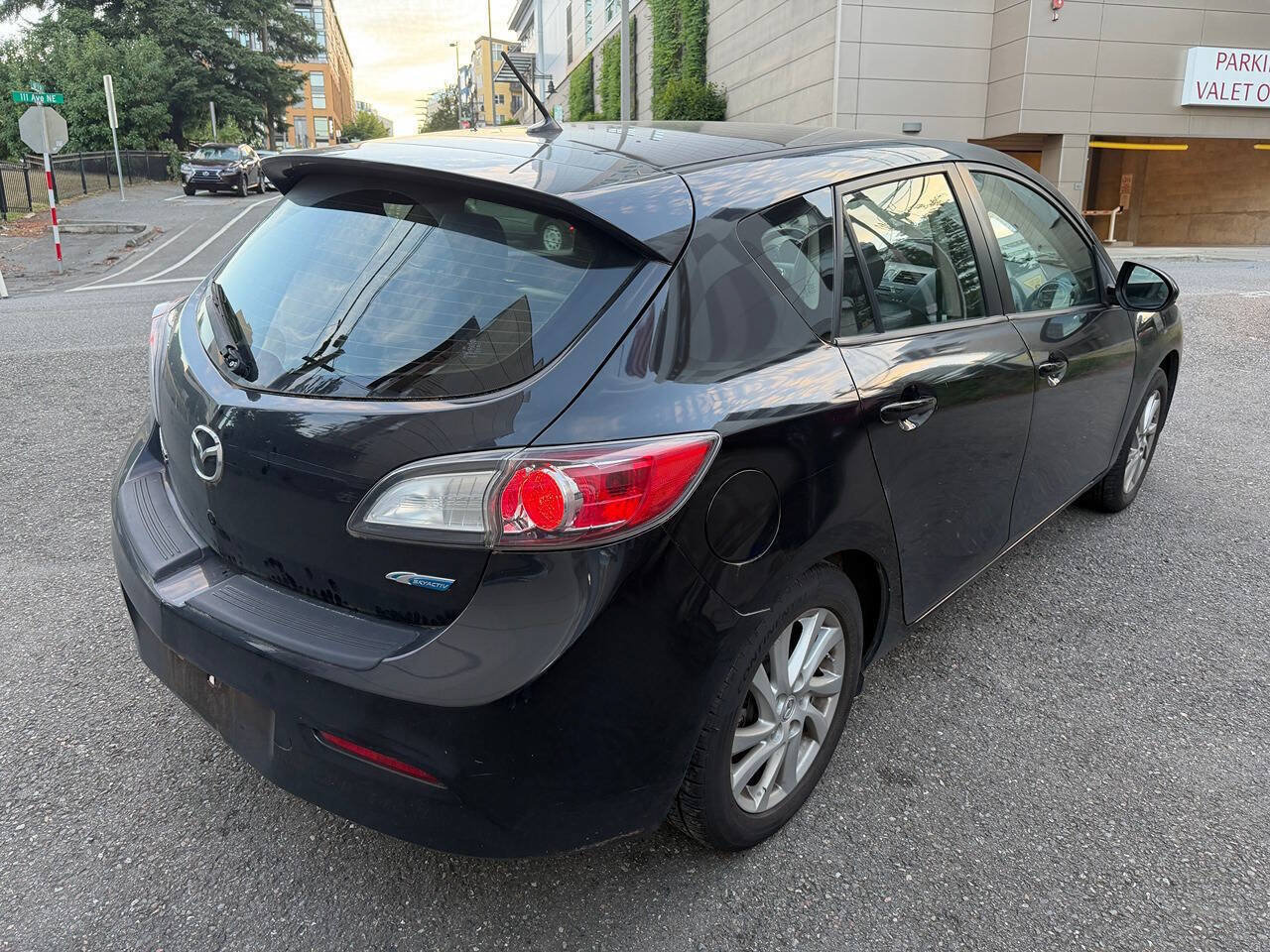 Used 2012 MAZDA MAZDA3 i Grand Touring FWD image 9