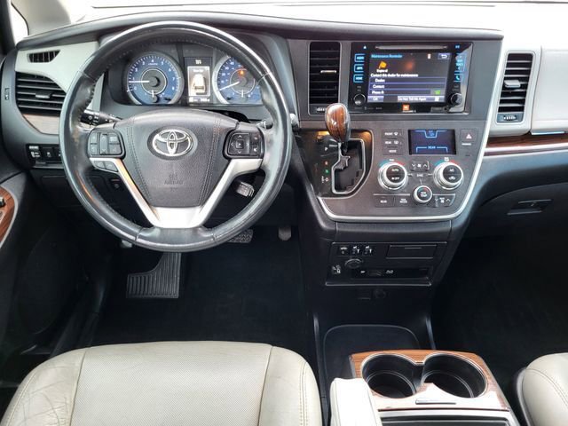 Used 2017 Toyota Sienna Limited Premium image 26