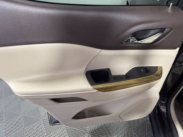 Used 2019 GMC Acadia Denali w/ Technology Package FWD image 40